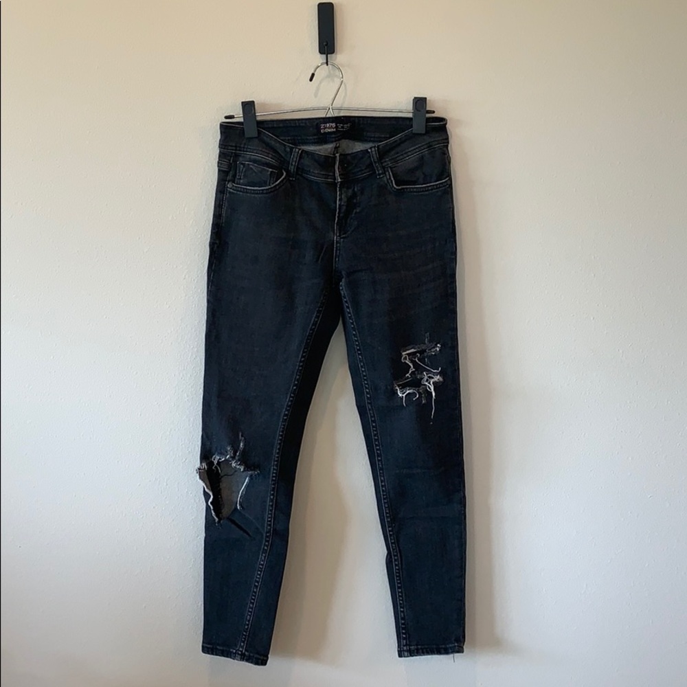 ZARA | Distressed Skinny Jeans [Size 4]